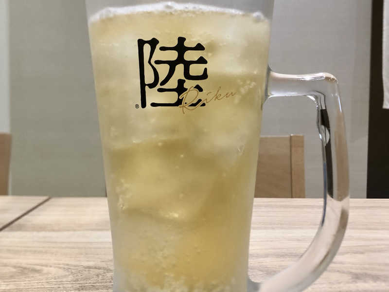大きな陸ハイ+レモンサワー。扇風機設置に乾杯ーーー🍻