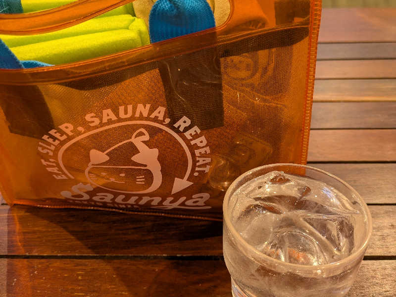 水