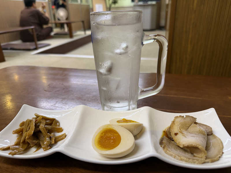 チューハイとつまみ3点盛り