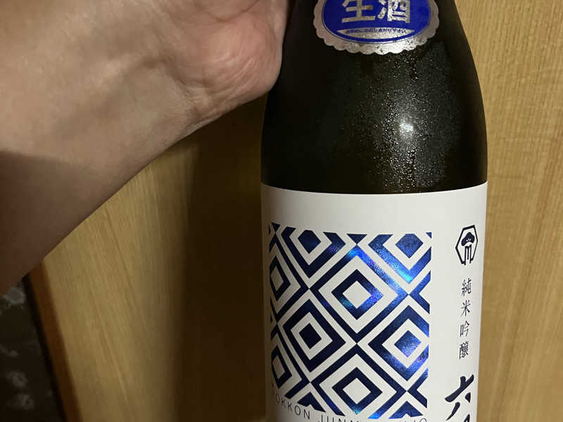 六根 純米吟醸 サファイア生酒