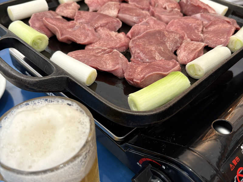ノンアルビール。一緒に写ってるのは豚タン焼き。