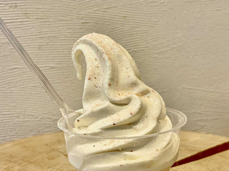 ソフトクリーム（岩塩トッピング+20円）